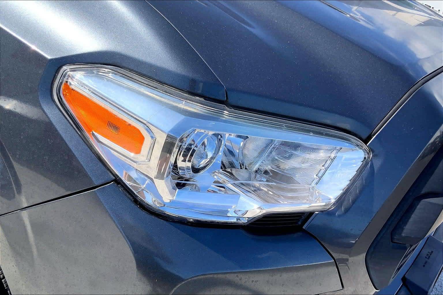 Used 2017 Toyota Tacoma SR w/ Tow Package AWD/4WD image 31