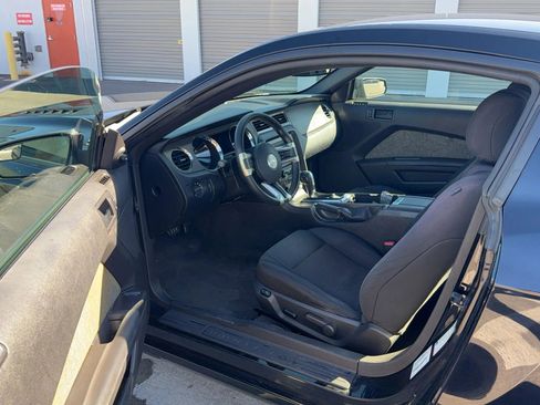Used 2013 Ford Mustang GT image 12