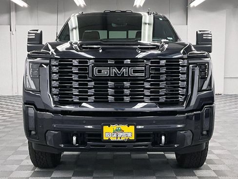 Used 2024 GMC Sierra 3500 Denali Ultimate AWD/4WD image 4