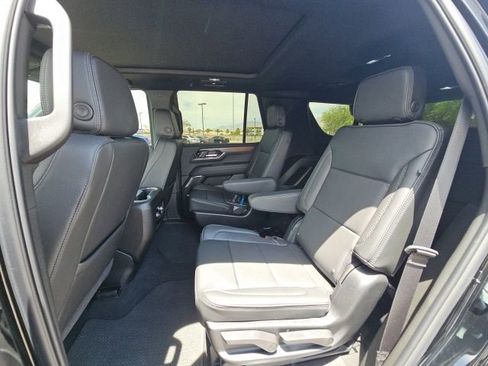 Used 2026 GMC Yukon Denali w/ Sun & Power Step Package AWD/4WD image 8