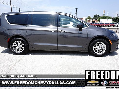 Used 2023 Chrysler Voyager LX FWD image 38