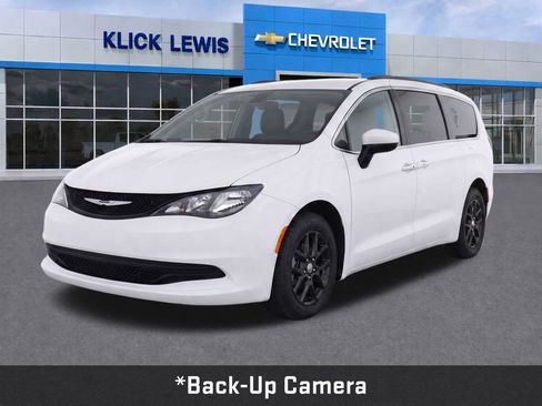 Used 2022 Chrysler Voyager LX FWD image 3