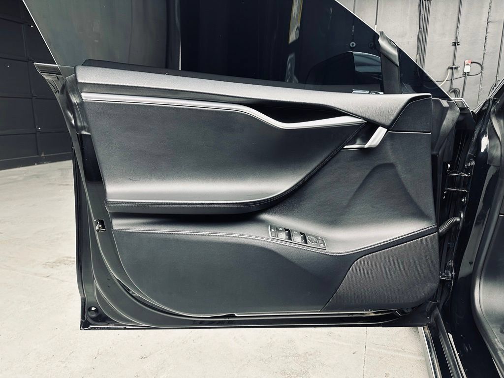 Used 2013 Tesla Model S Performance RWD image 17