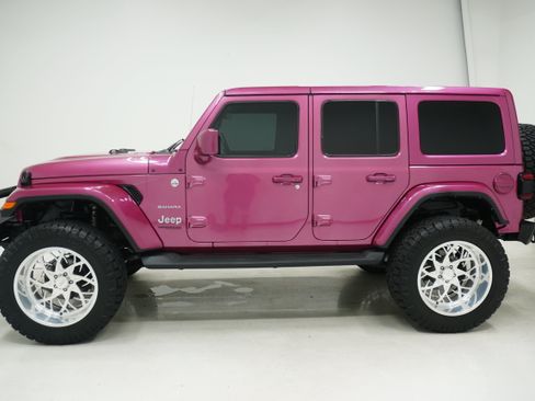Used 2021 Jeep Wrangler Unlimited Sahara AWD/4WD image 7