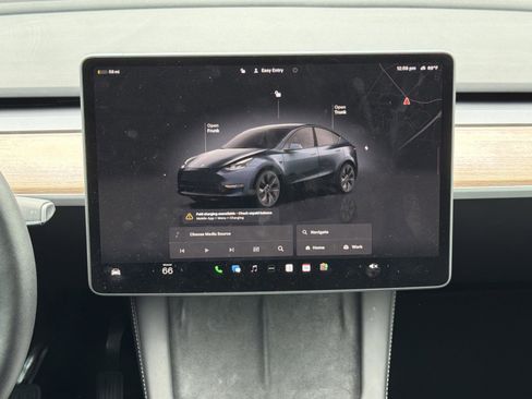 Used 2025 Tesla Model Y Long Range image 13