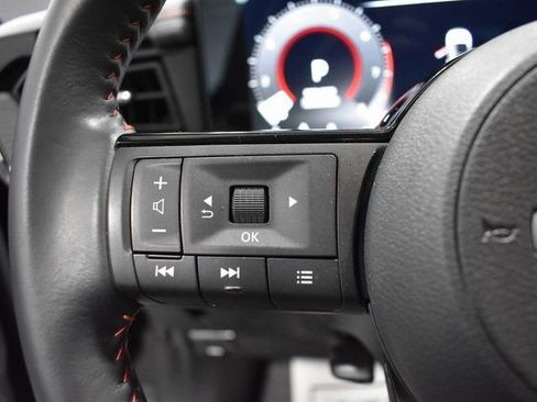 Certified 2025 Nissan Kicks SR image 24