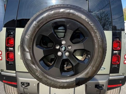 Used 2023 Land Rover Defender 110 X-Dynamic SE AWD/4WD image 19