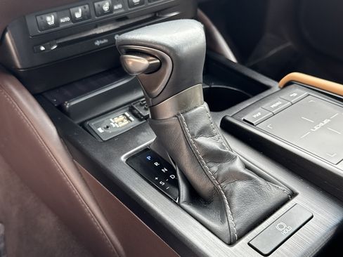 Used 2019 Lexus ES 350 w/ Accessory Package 2 FWD image 25