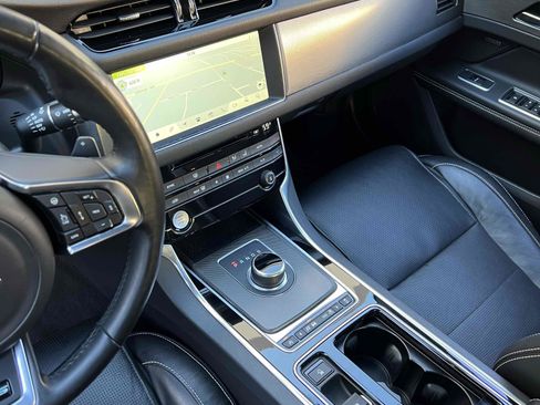 Used 2017 Jaguar XF S image 41