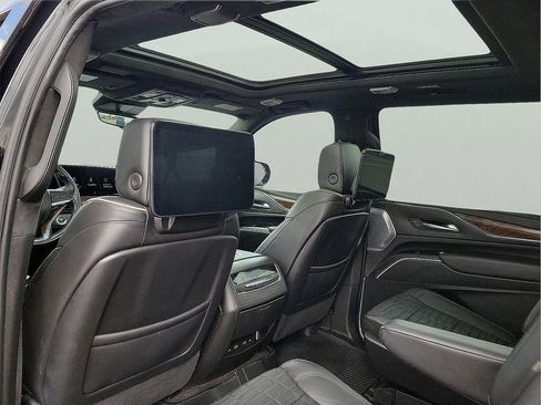 Used 2023 Cadillac Escalade ESV Sport Platinum w/ LPO, ONYX Package AWD/4WD image 12