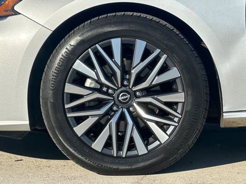 Used 2023 Nissan Altima 2.5 SV image 24