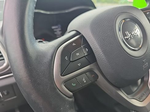 Used 2019 Jeep Grand Cherokee Limited AWD/4WD image 25