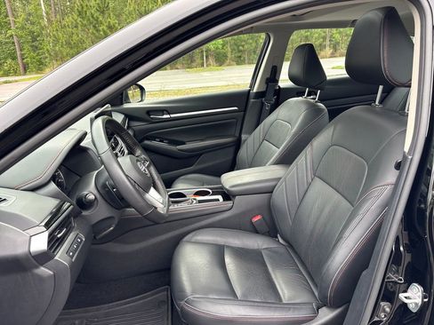 Certified 2024 Nissan Altima 2.5 SR w/ SR Premium Package FWD image 7