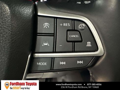 Used 2025 Toyota Grand Highlander AWD image 21