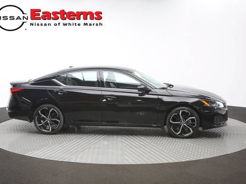 Used 2023 Nissan Altima 2.5 SR FWD image 44