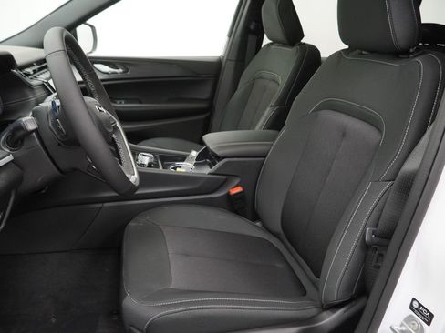 New 2026 Jeep Grand Cherokee Laredo AWD/4WD image 15