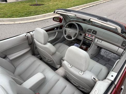 Used 2000 Mercedes-Benz CLK 320 Cabriolet image 25