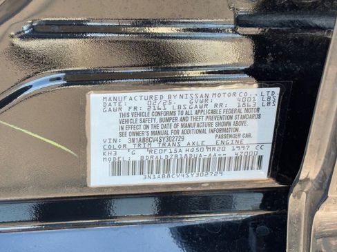 Used 2025 Nissan Sentra SV image 29