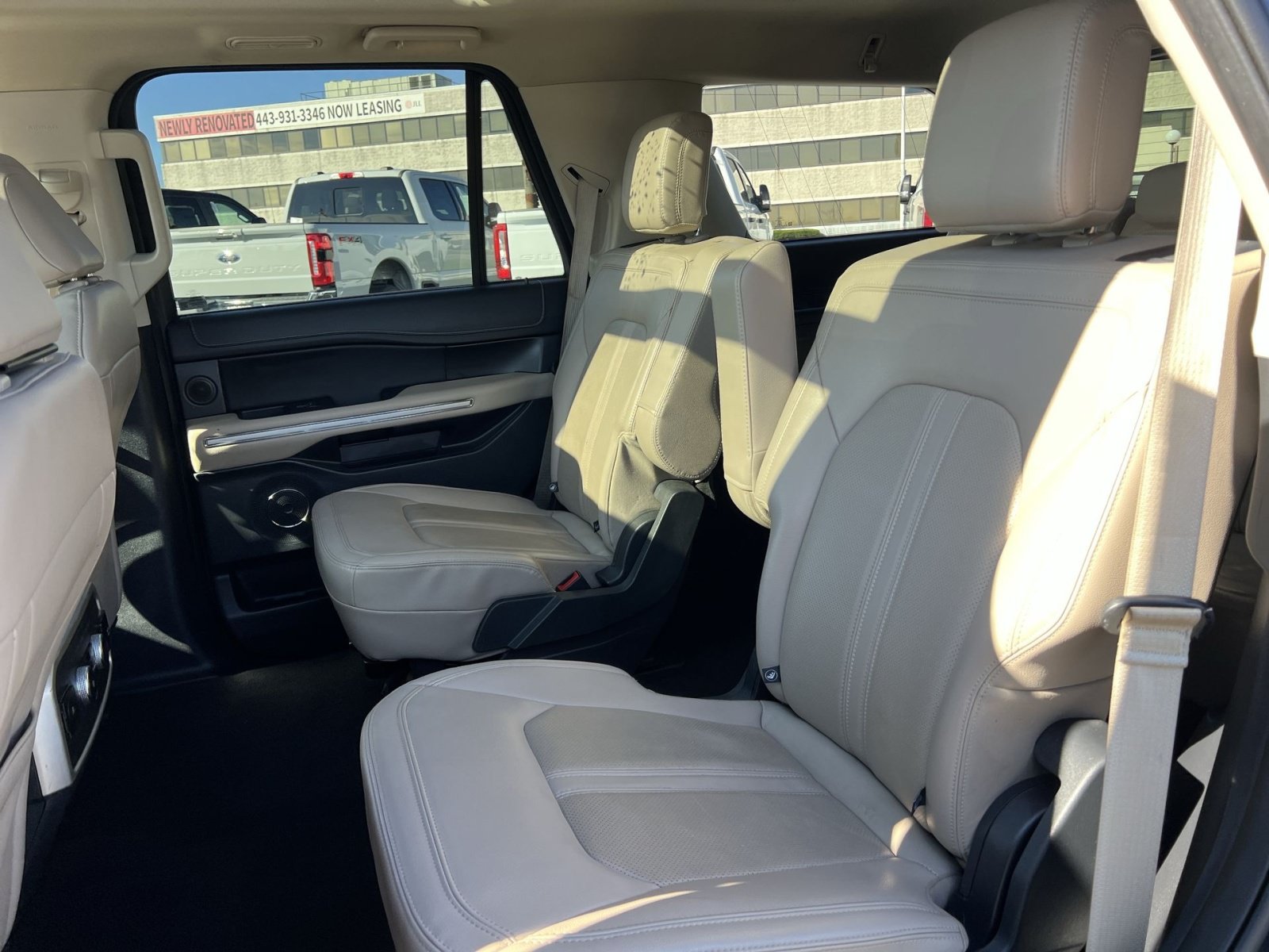Used 2024 Ford Expedition Limited AWD/4WD image 25