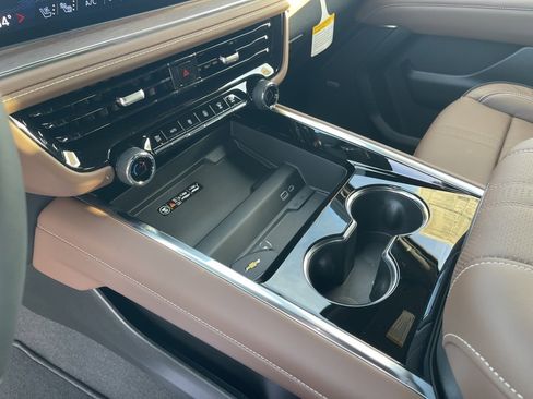 New 2026 Chevrolet Suburban High Country image 22