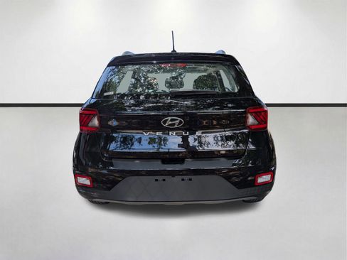 Used 2024 Hyundai Venue SEL FWD image 4