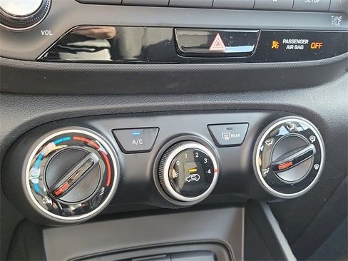 New 2026 Hyundai Venue SE image 10