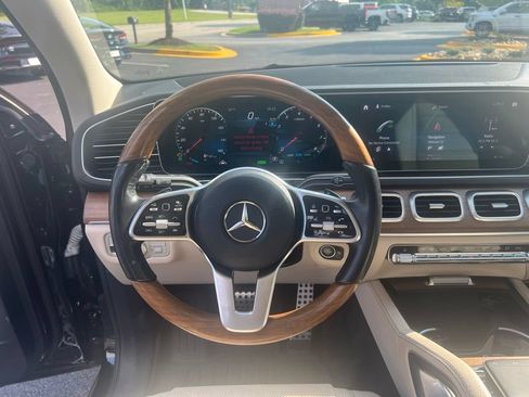 Used 2022 Mercedes-Benz GLS 580 4MATIC image 15