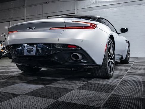 Used 2017 Aston Martin DB11 V12 image 11