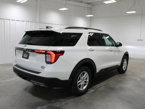New 2026 Ford Explorer Active image 8