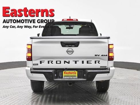 Used 2023 Nissan Frontier SV w/ Midnight Edition Package AWD/4WD image 6