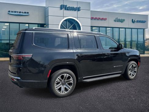 Used 2024 Jeep Wagoneer 4WD w/ Premium Group I image 2