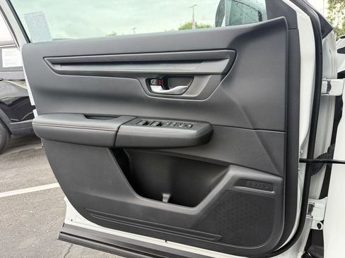 Used 2025 Honda CR-V Sport image 13