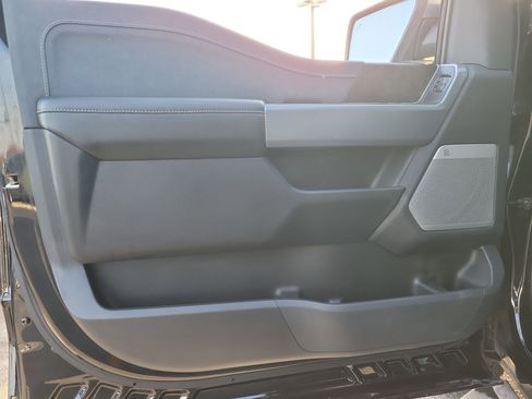 Used 2023 Ford F150 Lariat w/ Trailer Tow Package image 16