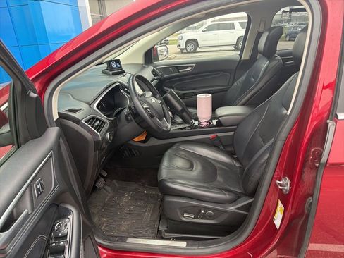 Used 2017 Ford Edge Titanium w/ Equipment Group 302A image 6