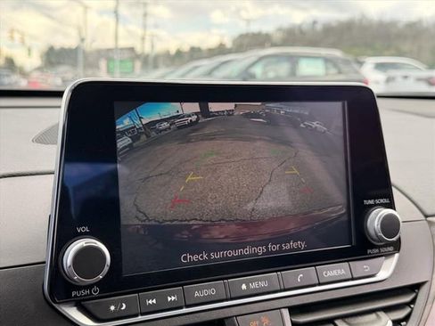 Used 2025 Nissan Altima 2.5 SV FWD image 27