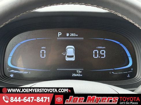 Used 2025 Hyundai Venue SEL image 15