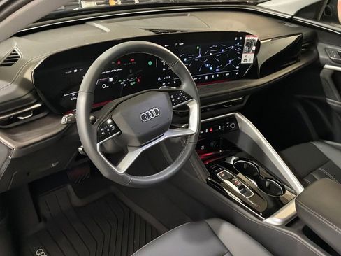 New 2025 Audi Q5 Premium image 17