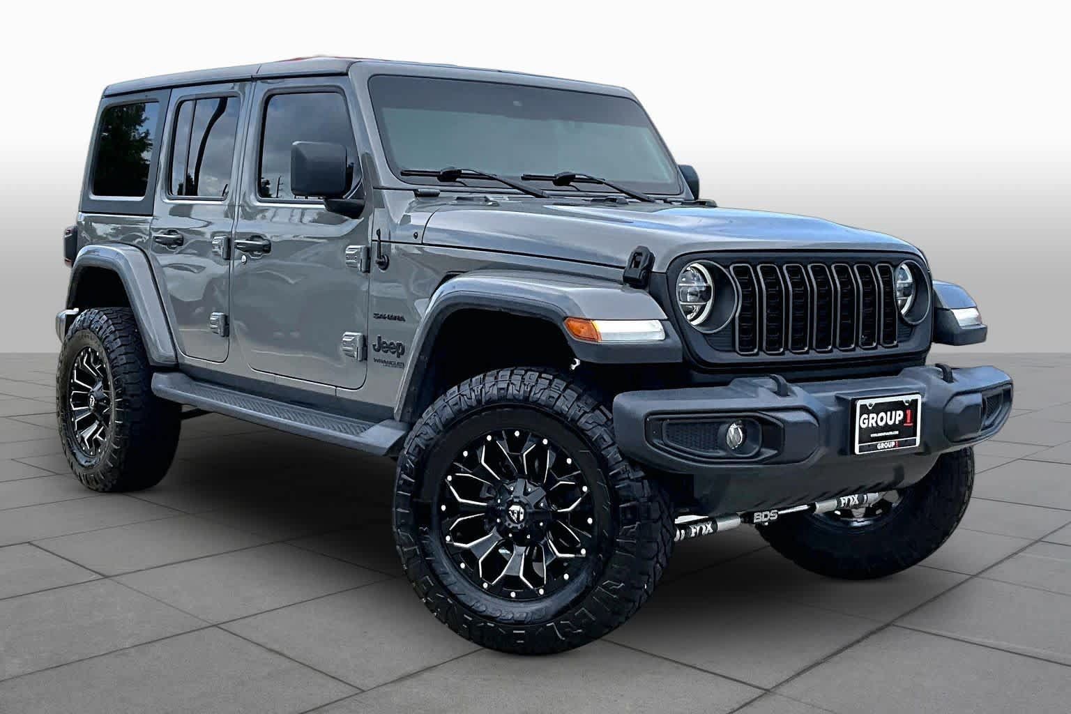 Used 2020 Jeep Wrangler Unlimited Sahara AWD/4WD image 3