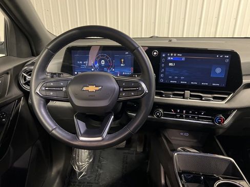 Certified 2025 Chevrolet Equinox LT image 12