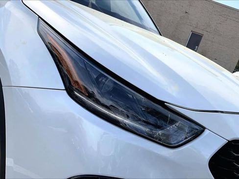 Used 2022 Toyota Highlander XSE image 28