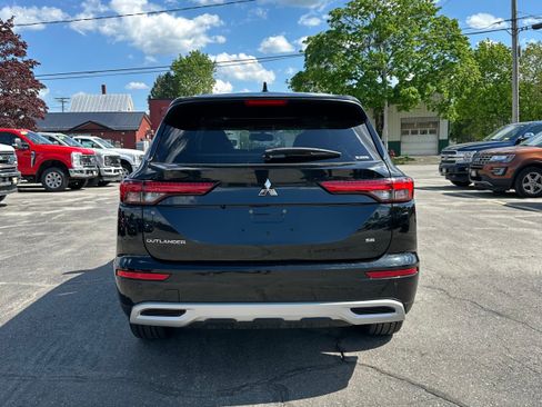 Used 2022 Mitsubishi Outlander SE AWD/4WD image 4