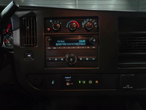 Used 2021 Chevrolet Express 2500 w/ Driver Convenience Package image 25