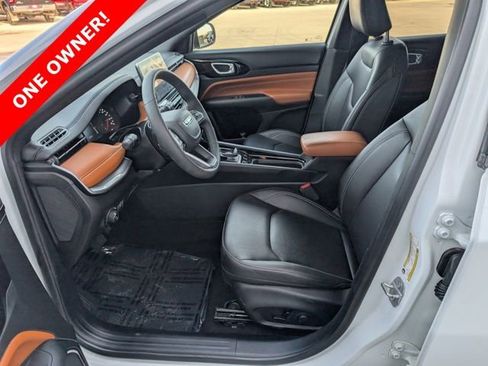 Used 2025 Jeep Compass Limited image 2