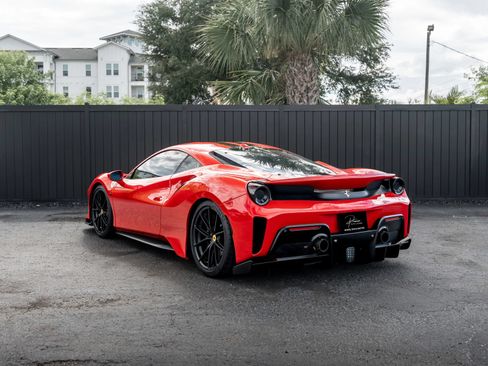 Used 2019 Ferrari 488 Pista Coupe RWD image 6