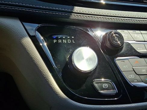 Certified 2023 Chrysler Pacifica Touring-L FWD image 15