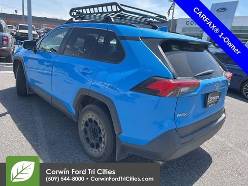 Used 2019 Toyota RAV4 LE w/ All Weather Liner Package AWD/4WD image 8