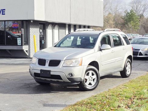 Used 2008 Pontiac Torrent AWD image 2