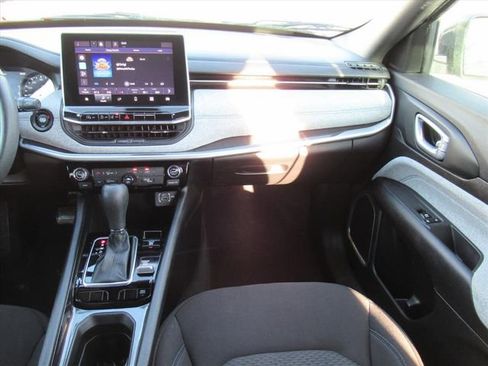 Used 2023 Jeep Compass Sport image 13