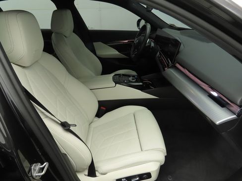 Certified 2024 BMW i5 eDrive40i w/ Executive Package image 20