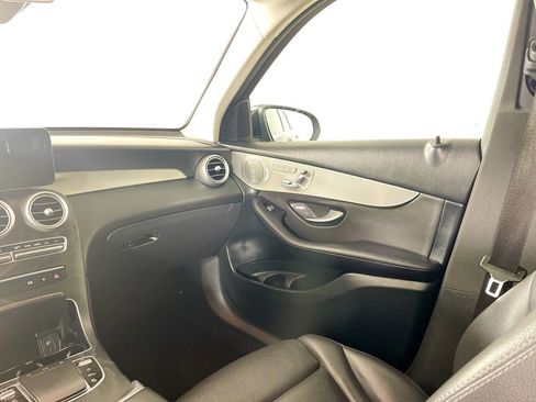 Used 2020 Mercedes-Benz GLC 300 4MATIC image 27